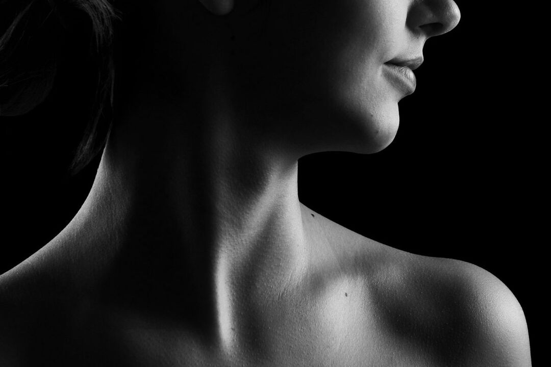 A pel do pescozo e do escote despois dos modernos métodos de rexuvenecemento